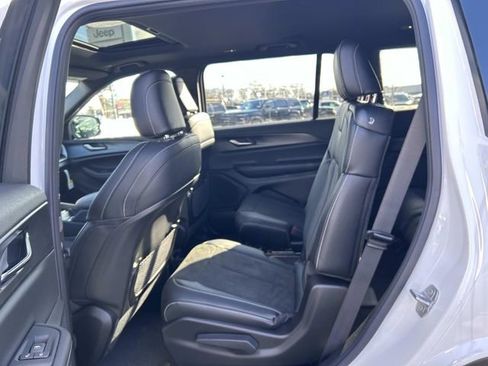 New 2025 Jeep Grand Cherokee L Altitude image 5