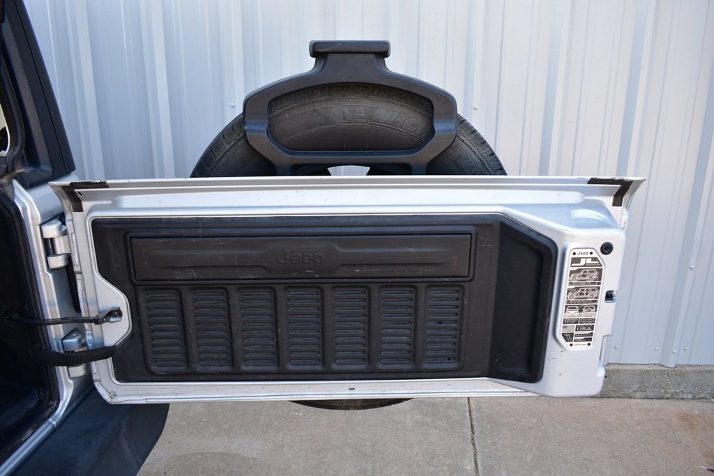 Used 2022 Jeep Wrangler Sport AWD/4WD image 23