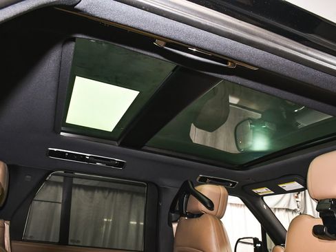 Used 2025 Land Rover Range Rover SE AWD/4WD image 62