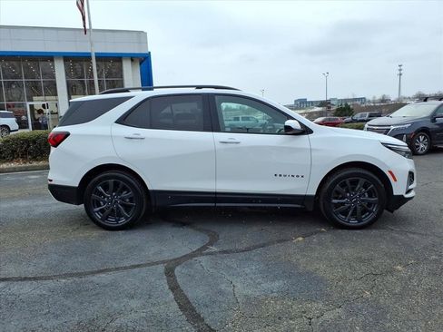 Used 2022 Chevrolet Equinox RS image 2