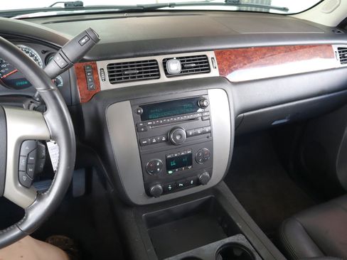 Used 2014 GMC Yukon SLT image 40