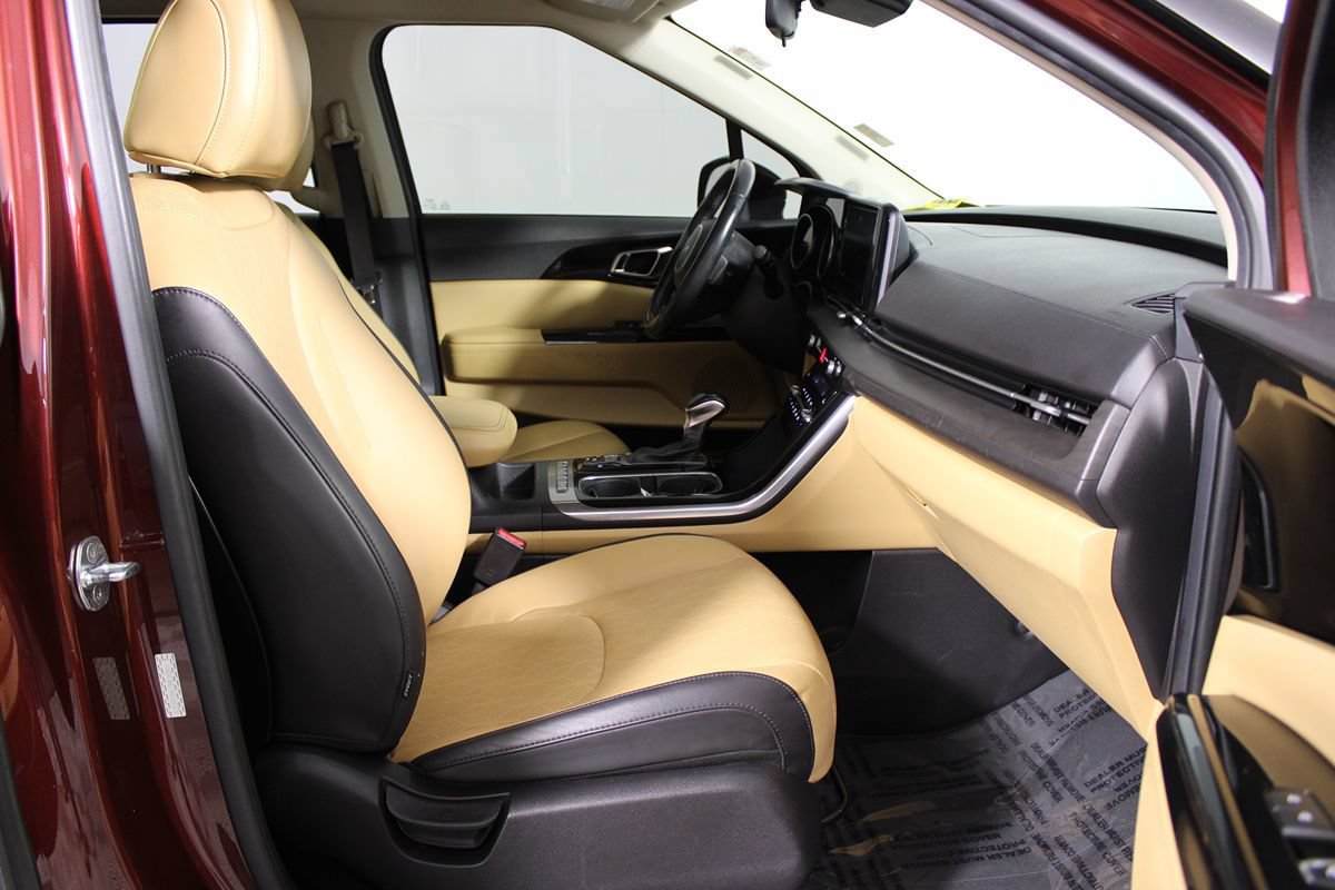 Used 2022 Kia Carnival EX FWD image 8