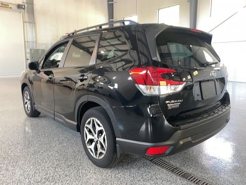 Used 2023 Subaru Forester Premium AWD/4WD image 19