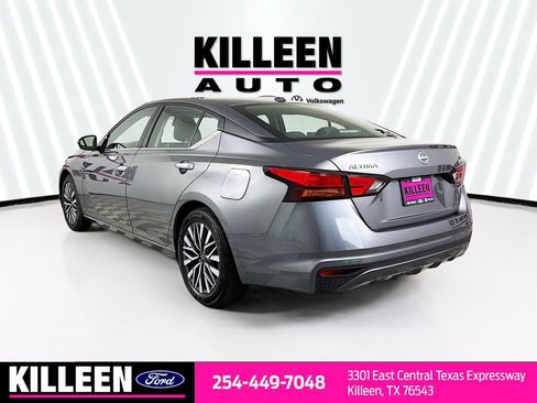Used 2024 Nissan Altima 2.5 SV image 6