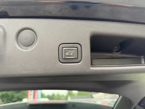 Used 2024 Chevrolet Equinox LT w/ Driver Convenience Package AWD/4WD image 37
