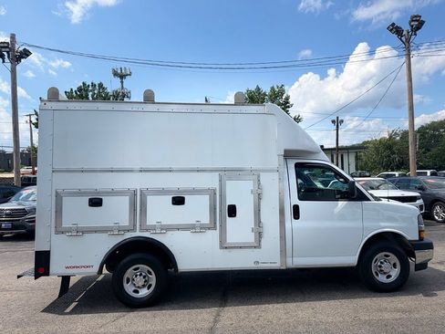 Used 2025 Chevrolet Express 3500 w/ Power Convenience Package RWD image 8