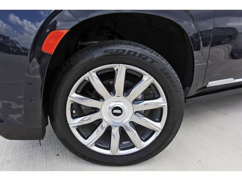 Used 2022 Cadillac Escalade Premium Luxury Platinum w/ Heavy-Duty Trailer Package image 33