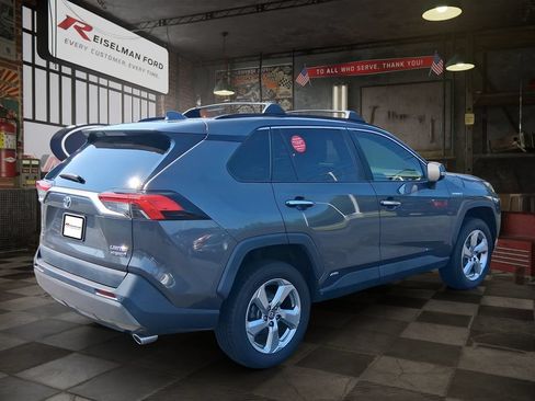 Used 2021 Toyota RAV4 Limited AWD/4WD image 6
