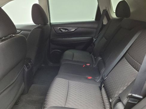 Used 2019 Nissan Rogue SV AWD/4WD image 18