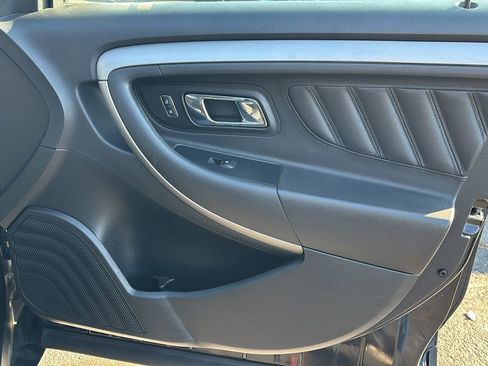 Used 2013 Ford Taurus SEL image 33