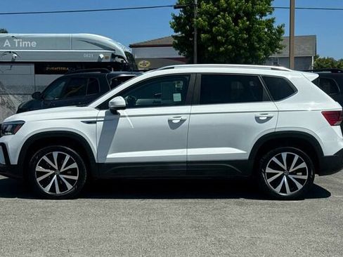 Used 2022 Volkswagen Taos SE FWD image 7