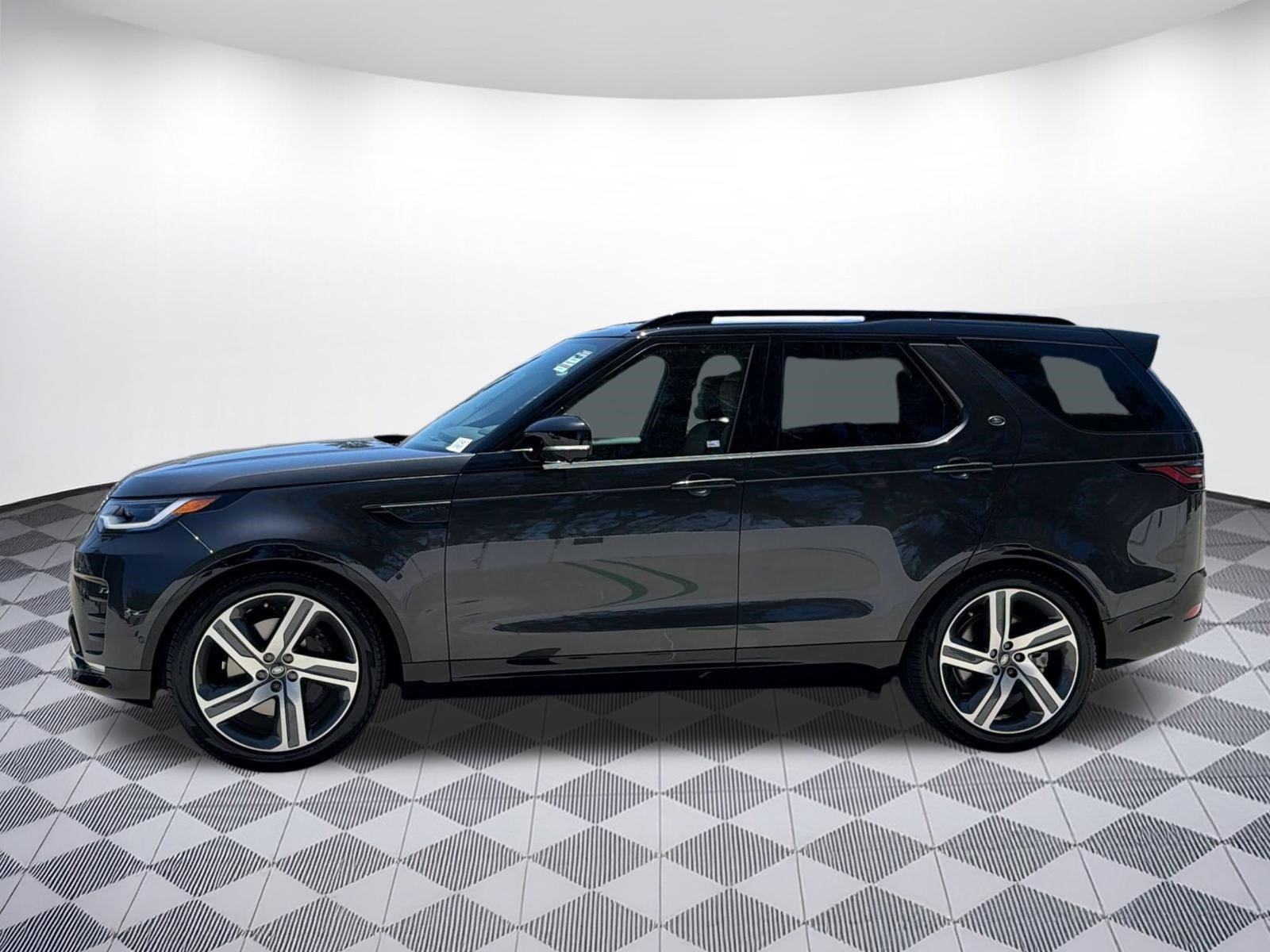 New 2026 Land Rover Discovery Limited Edition AWD/4WD image 2