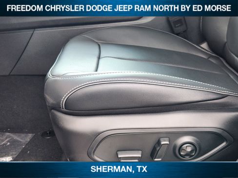New 2025 Jeep Grand Cherokee Overland AWD/4WD image 19