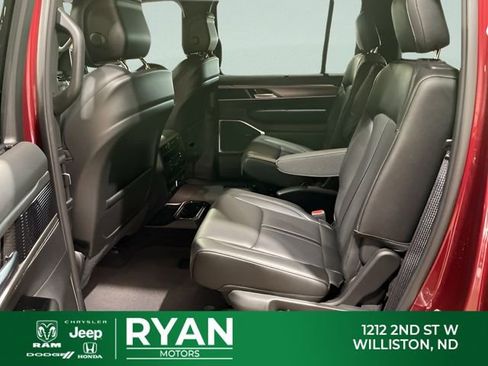 New 2025 Jeep Wagoneer Series II w/ Convenience Group I image 45