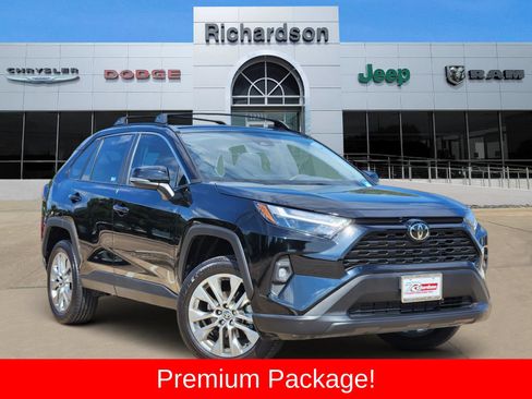 Used 2025 Toyota RAV4 XLE Premium FWD image 1