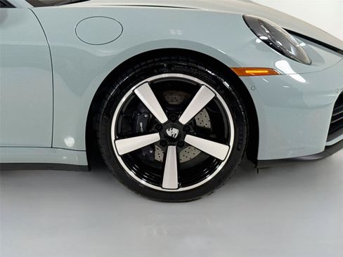 Used 2025 Porsche 911 Carrera RWD image 37