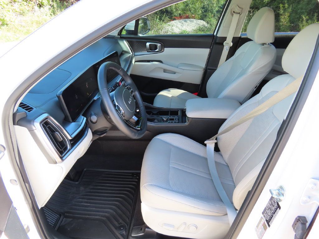 Used 2025 Kia Sorento S AWD/4WD image 23