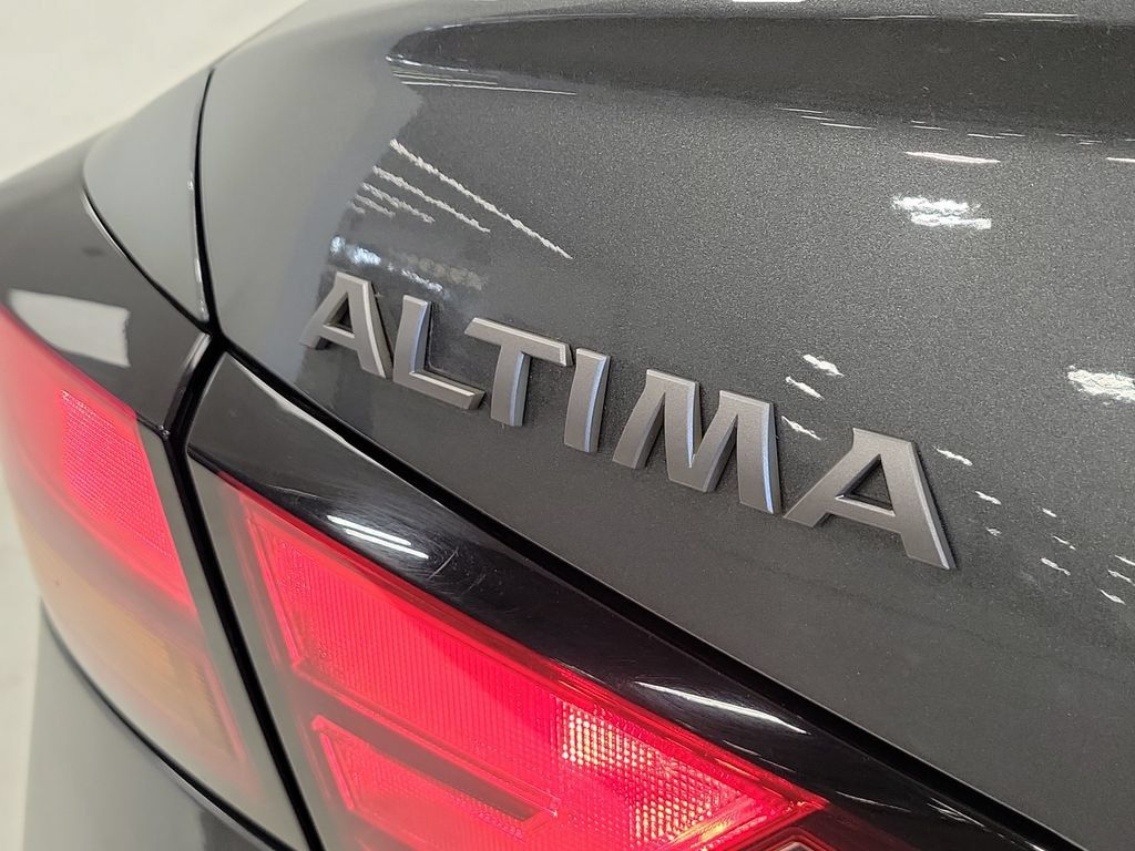 Used 2024 Nissan Altima 2.5 S FWD image 7