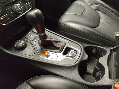 Used 2022 Jeep Cherokee Trailhawk w/ Sun, Sound & Nav Group image 26