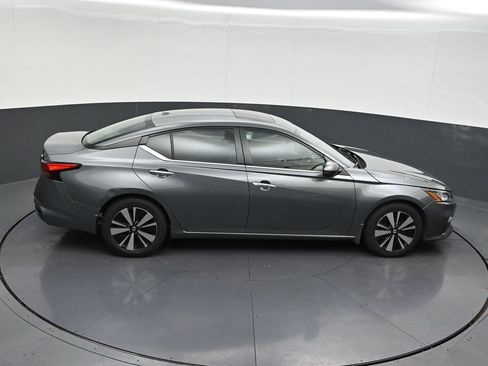Used 2022 Nissan Altima 2.5 SV w/ SV Premium Package FWD image 20