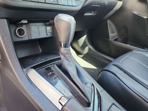 Used 2014 Toyota Corolla LE image 15