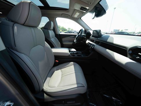 Used 2025 Honda Pilot Elite image 27
