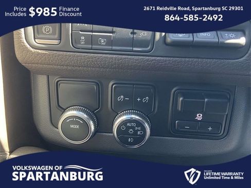 Used 2022 GMC Yukon XL Denali w/ Denali Premium Package image 30