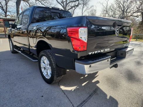 Used 2016 Nissan Titan SL image 6