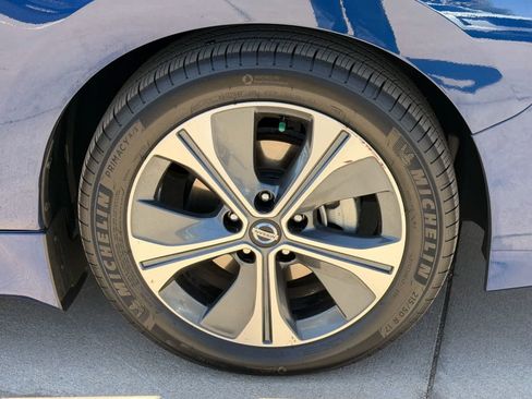 Certified 2019 Nissan Leaf SV w/ SV Technology Package image 10