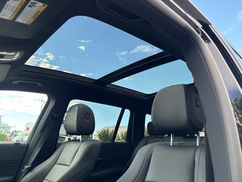 Used 2025 Mercedes-Benz GLS 450 4MATIC image 39
