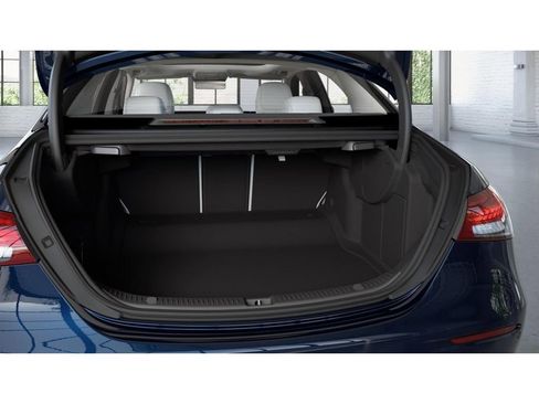 Used 2022 Mercedes-Benz E 350 4MATIC Sedan image 7