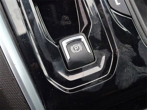 Used 2023 Chevrolet Colorado LT w/ LT Convenience Package II image 28