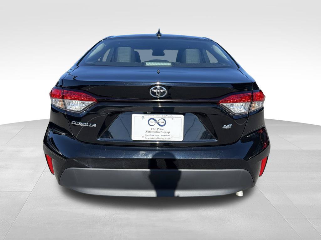 Used 2025 Toyota Corolla LE FWD image 6