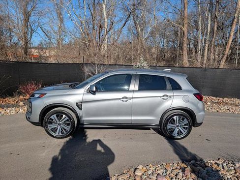 Used 2024 Mitsubishi Outlander Sport ES image 2