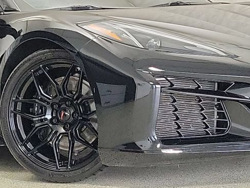 Certified 2023 Chevrolet Corvette Z06 w/ Chrome Exterior Badge Package RWD image 3