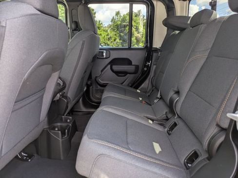 New 2025 Jeep Gladiator Sport AWD/4WD image 13