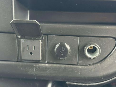 Used 2018 Chevrolet Express 3500 w/ Driver Convenience Package image 15