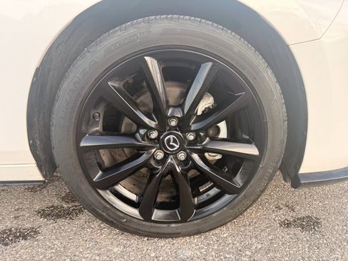 Used 2024 MAZDA MAZDA3 Hatchback w/Premium Plus Pkg image 24