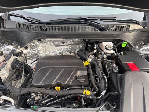 Used 2025 Chevrolet Trax LT w/ LT Convenience Package image 30