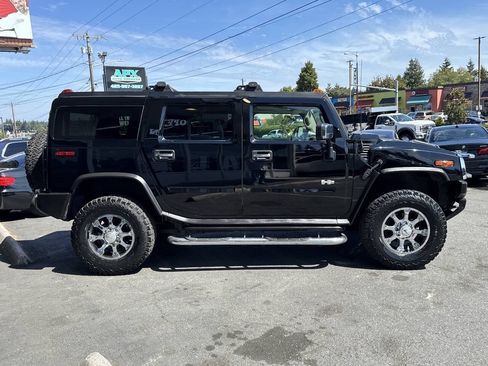 Used 2004 HUMMER H2 w/ Preferred Equipment Group AWD/4WD image 6