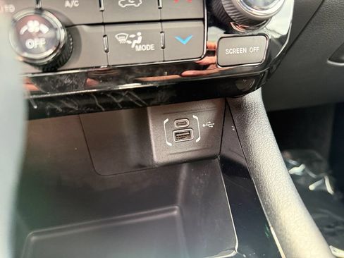 Used 2023 Jeep Compass Limited w/ Sun and Sound Group AWD/4WD image 21
