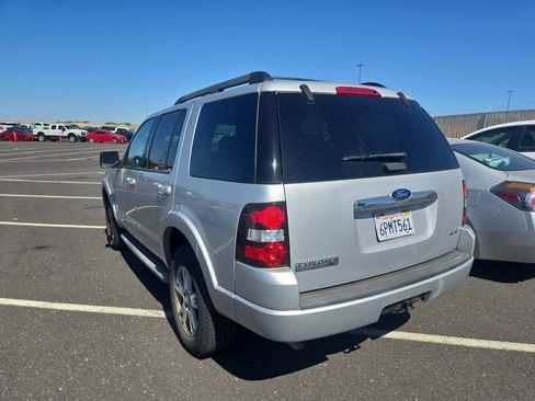 Used 2010 Ford Explorer XLT AWD/4WD image 2