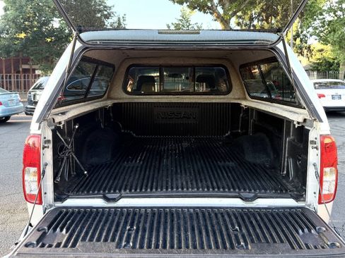 Used 2007 Nissan Frontier SE w/ SE Value Truck Pkg AWD/4WD image 18