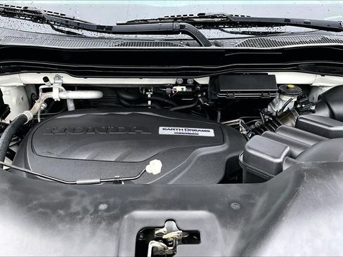 Used 2016 Honda Pilot Touring image 32