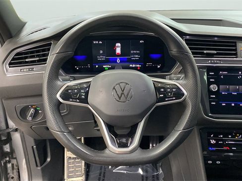 Used 2022 Volkswagen Tiguan SE R-Line image 29