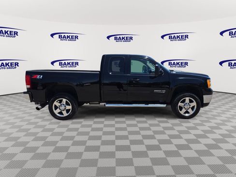 Used 2011 GMC Sierra 2500 SLT w/ SLT Convenience Package AWD/4WD image 4