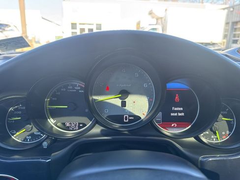 Used 2015 Porsche Panamera S image 45