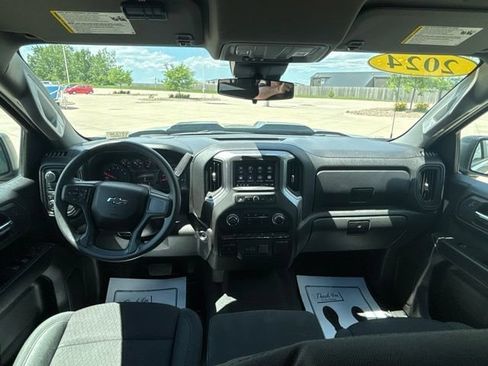 Used 2024 Chevrolet Silverado 1500 Custom Trail Boss AWD/4WD image 23