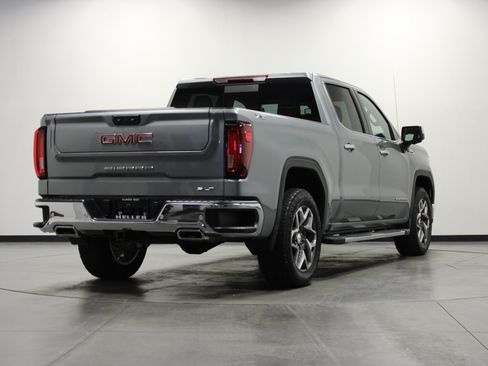 Used 2025 GMC Sierra 1500 SLT w/ SLT Premium Plus Package AWD/4WD image 4