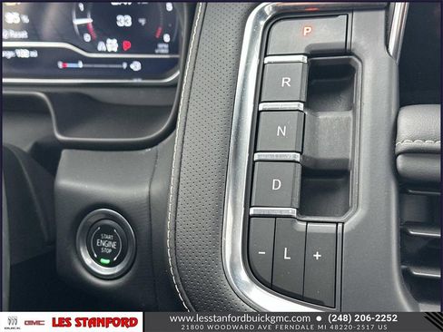 Used 2024 GMC Yukon XL SLT w/ SLT Premium Package image 29